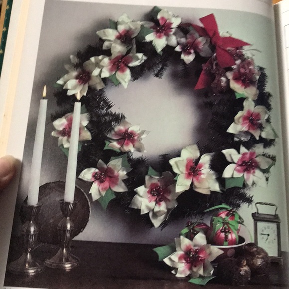 Vintage The Family Circle Christmas Treasury book 1986 hardback - Picture 4 of 16